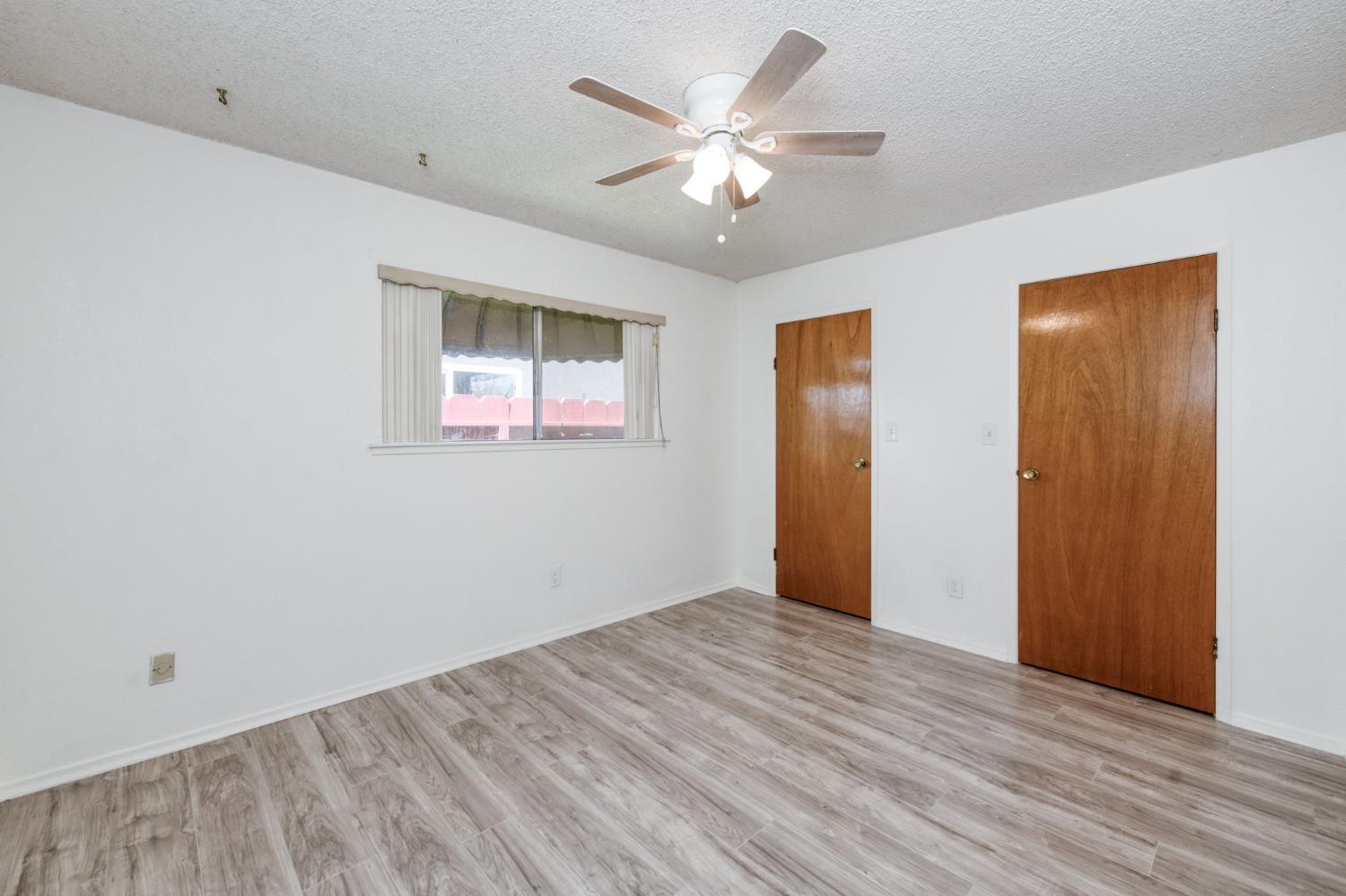 5927 E Garland Ave, Fresno, CA 93727