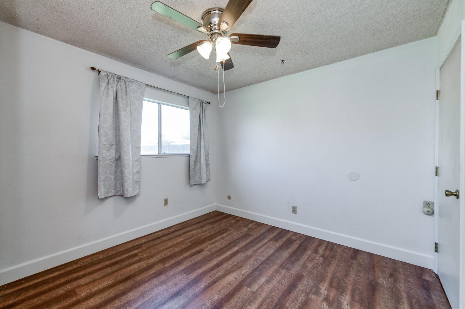 5927 E Garland Ave, Fresno, CA 93727