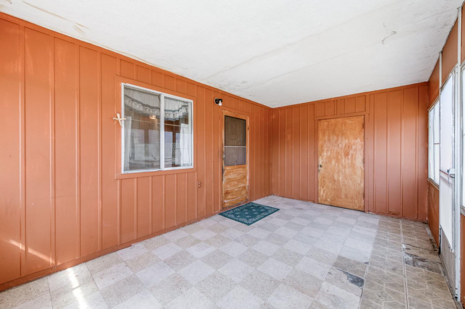 5927 E Garland Ave, Fresno, CA 93727