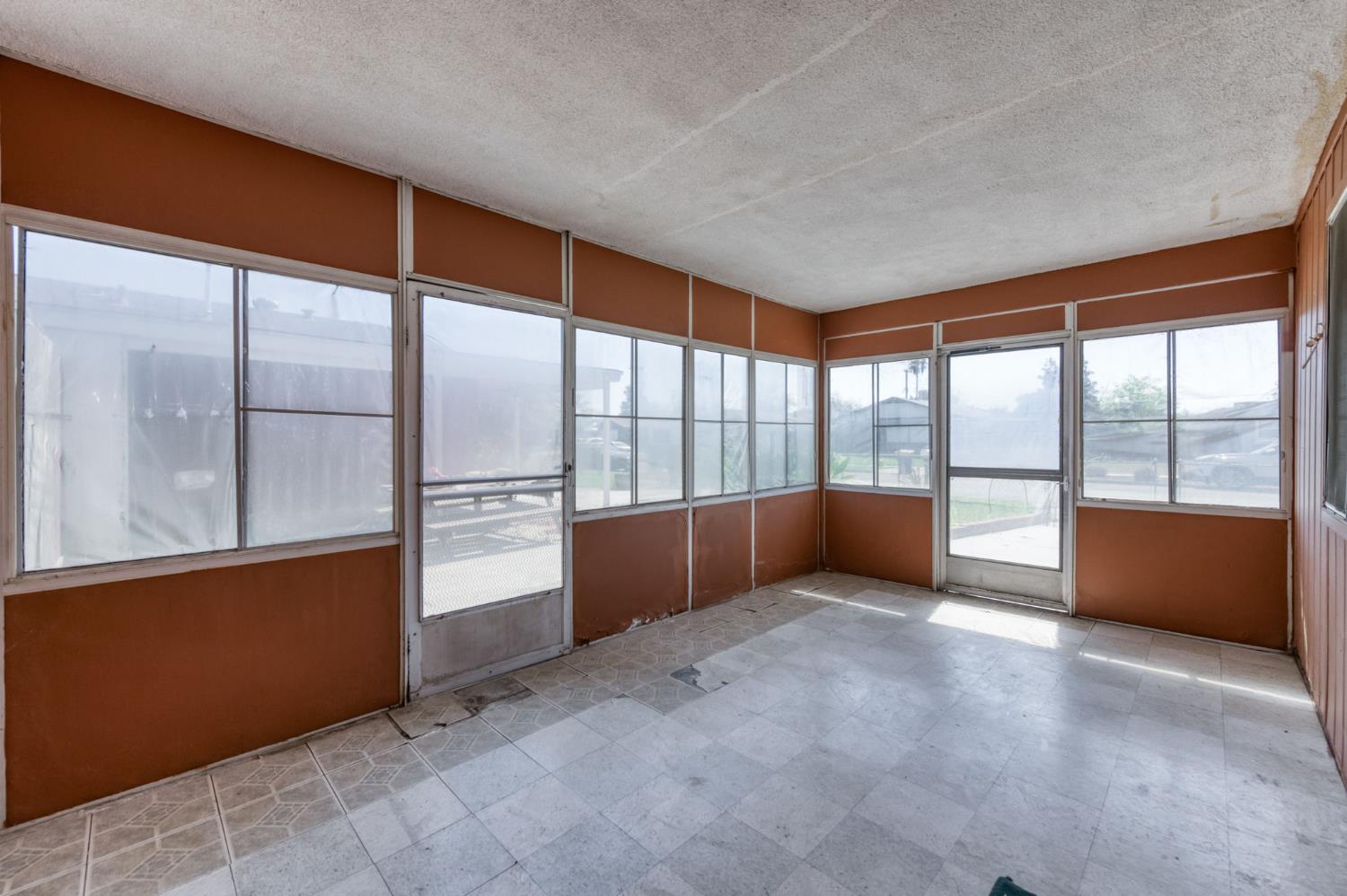 5927 E Garland Ave, Fresno, CA 93727