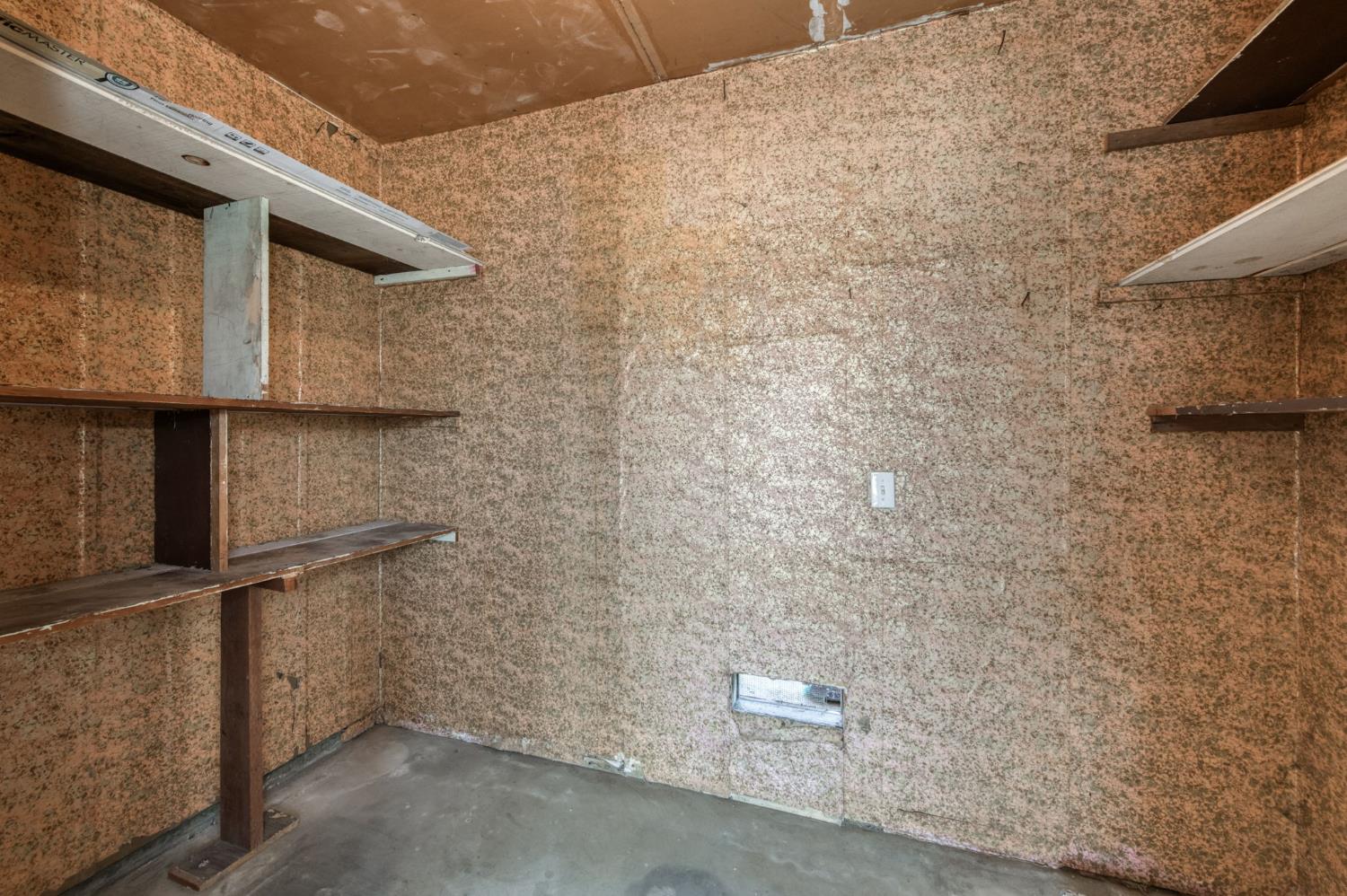 5927 E Garland Ave, Fresno, CA 93727