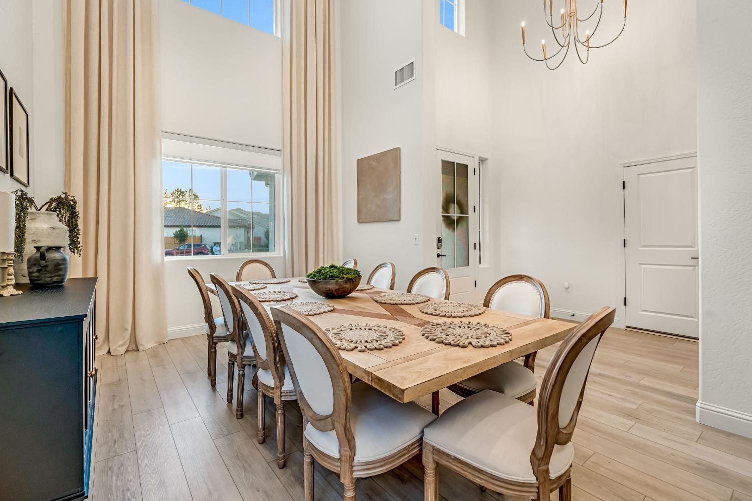 1811 Agua Dulce Ave, Clovis, CA 93619