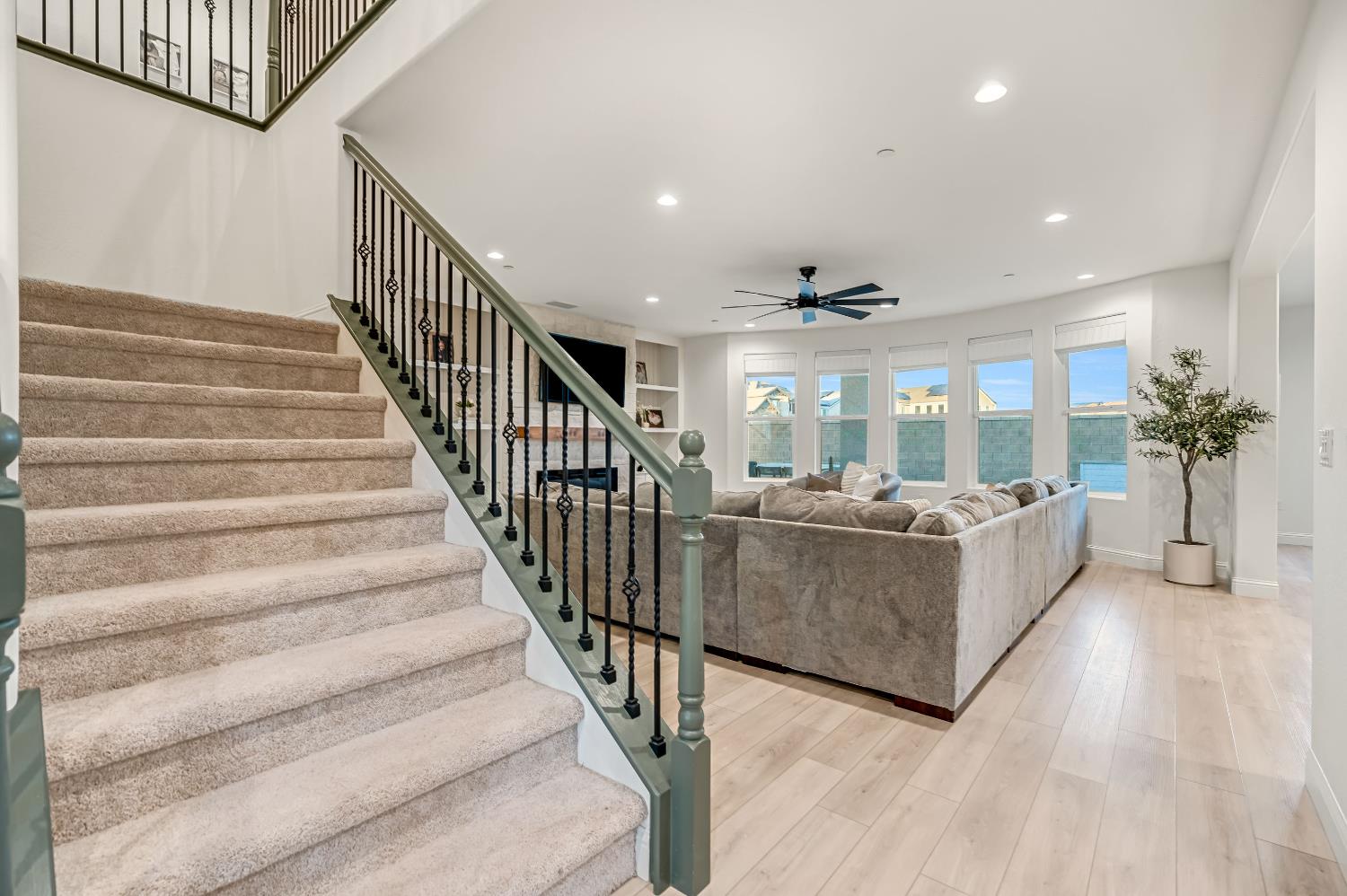 1811 Agua Dulce Ave, Clovis, CA 93619