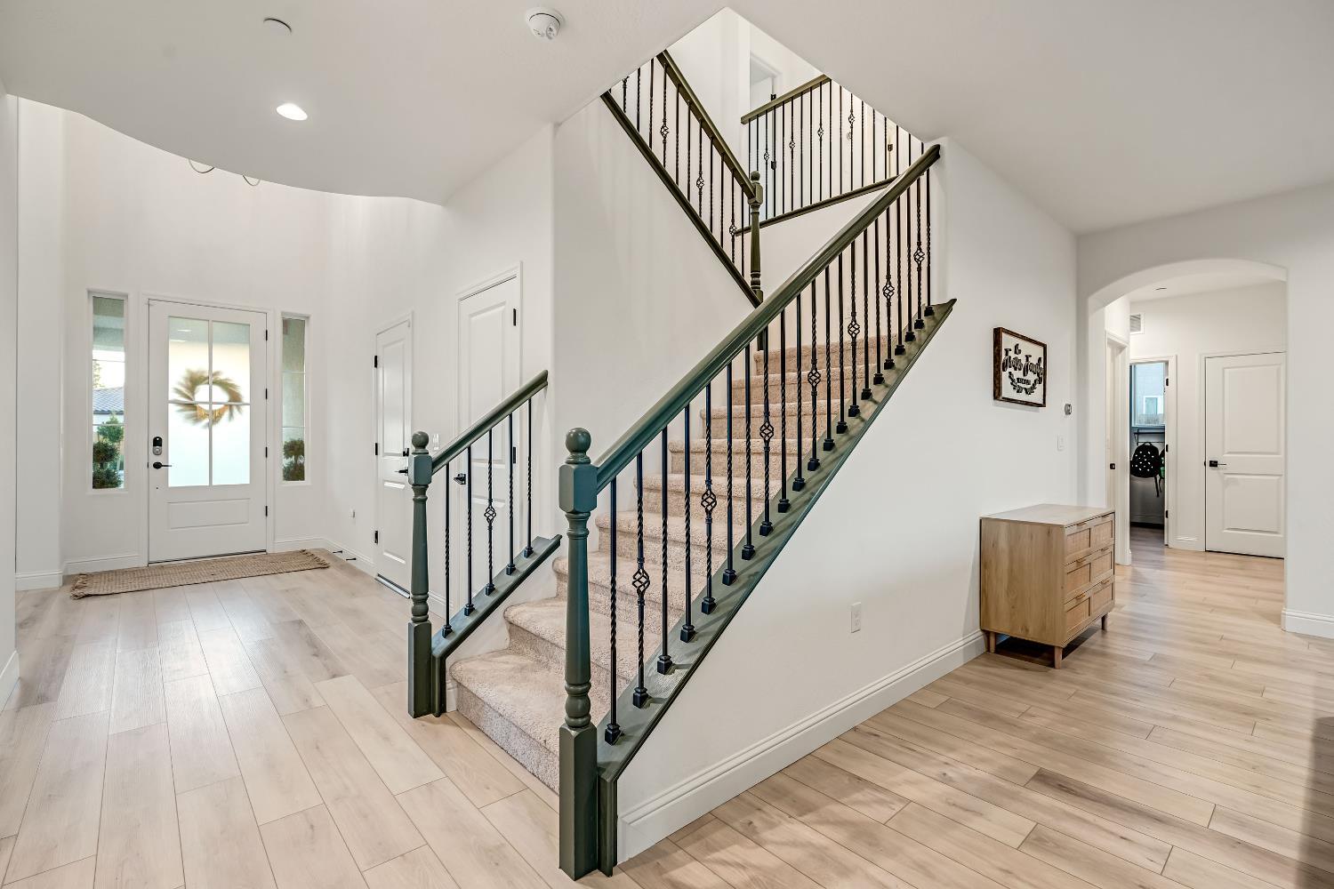 1811 Agua Dulce Ave, Clovis, CA 93619