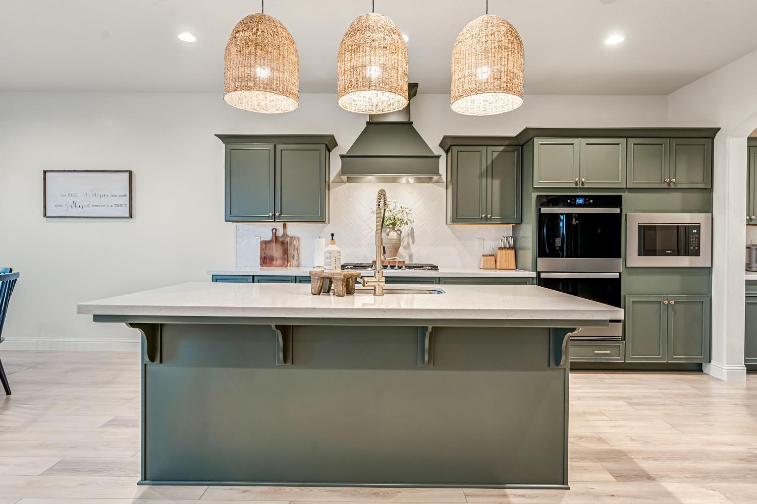 1811 Agua Dulce Ave, Clovis, CA 93619