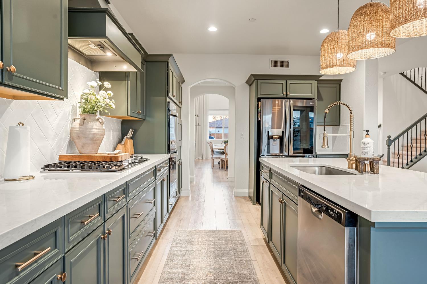 1811 Agua Dulce Ave, Clovis, CA 93619