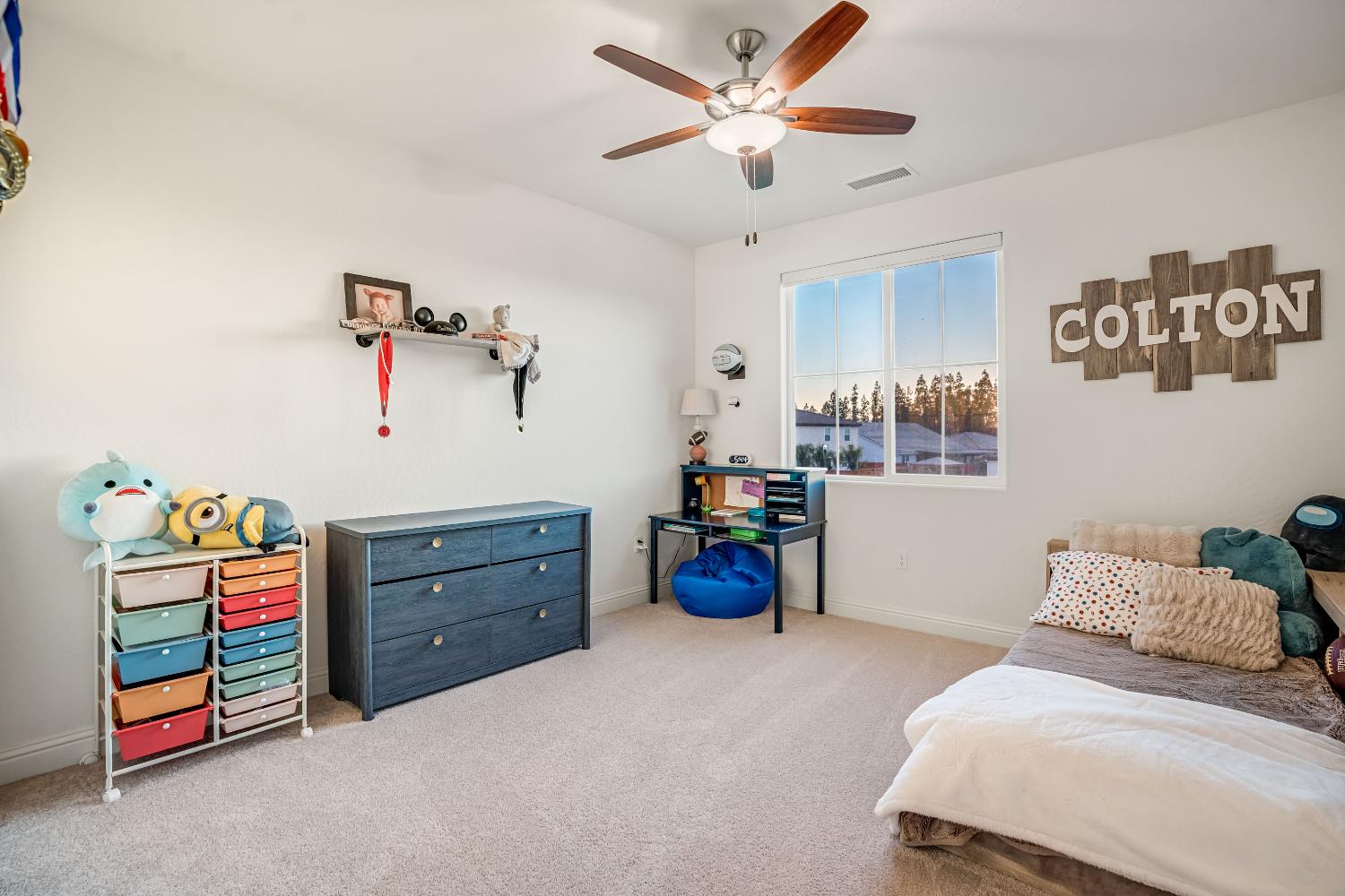 1811 Agua Dulce Ave, Clovis, CA 93619