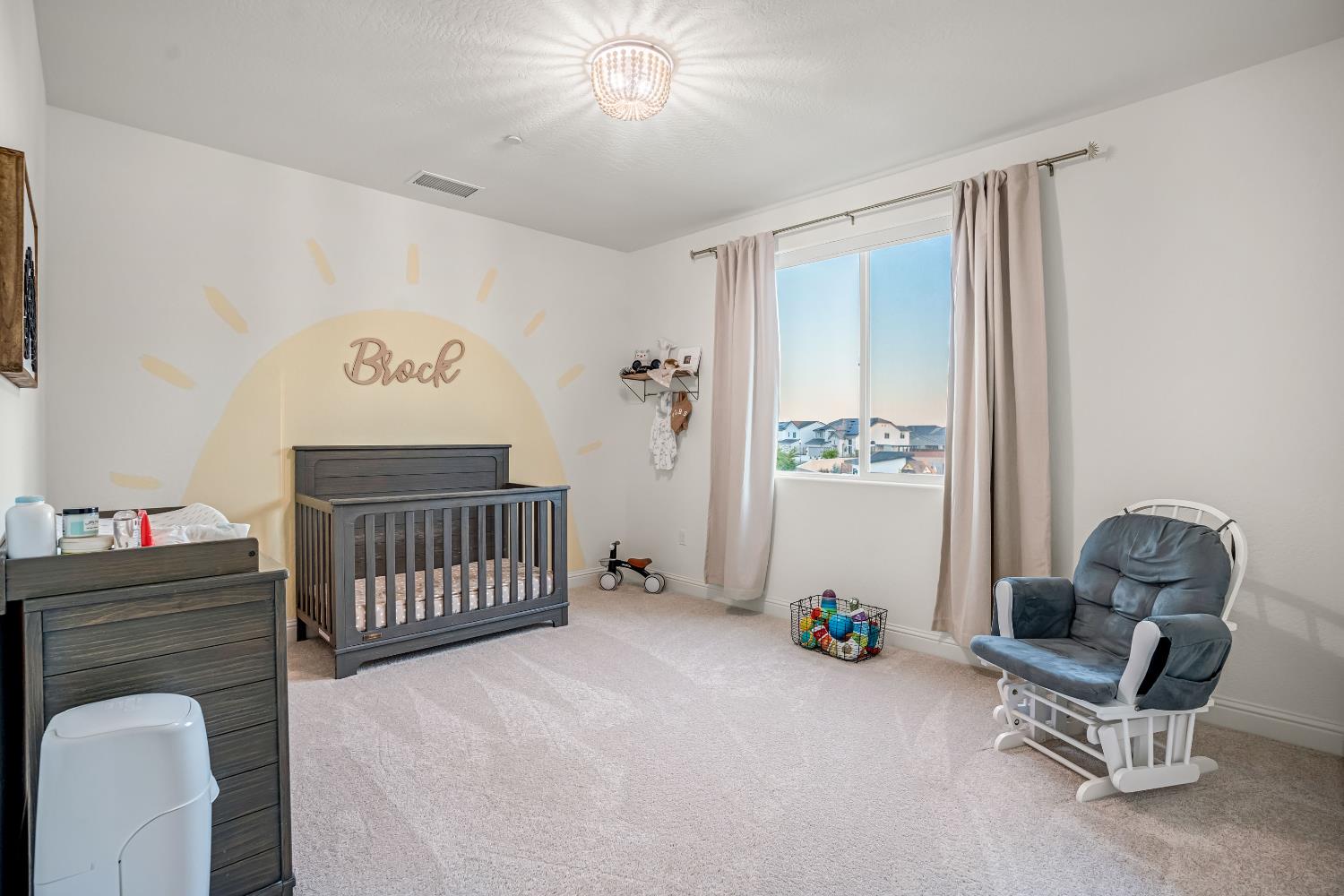 1811 Agua Dulce Ave, Clovis, CA 93619