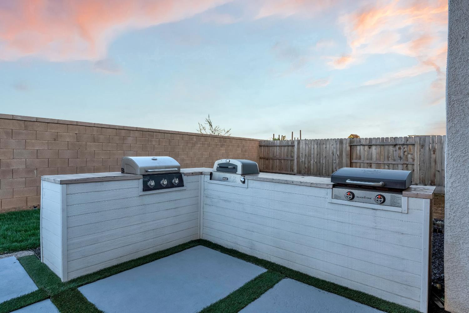 1811 Agua Dulce Ave, Clovis, CA 93619