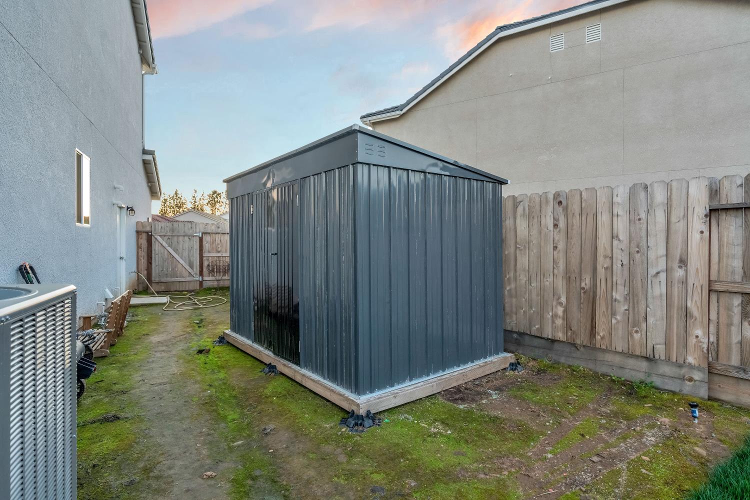 1811 Agua Dulce Ave, Clovis, CA 93619