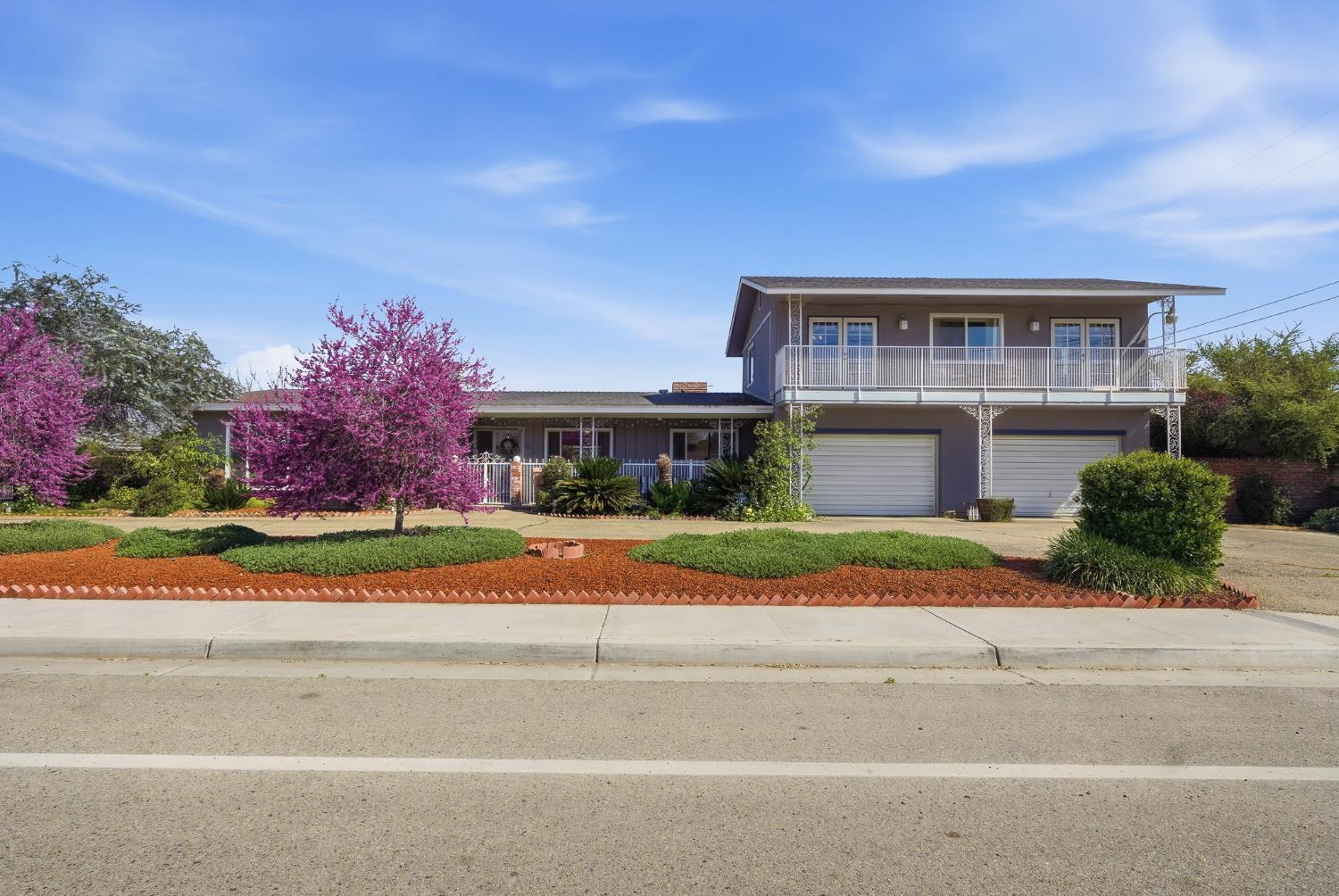 574 N Frankwood Ave, Reedley, CA 93654