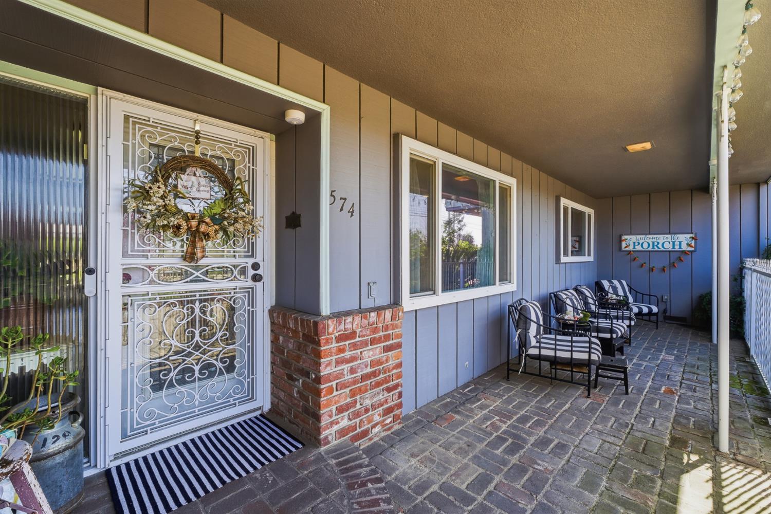 574 N Frankwood Ave, Reedley, CA 93654