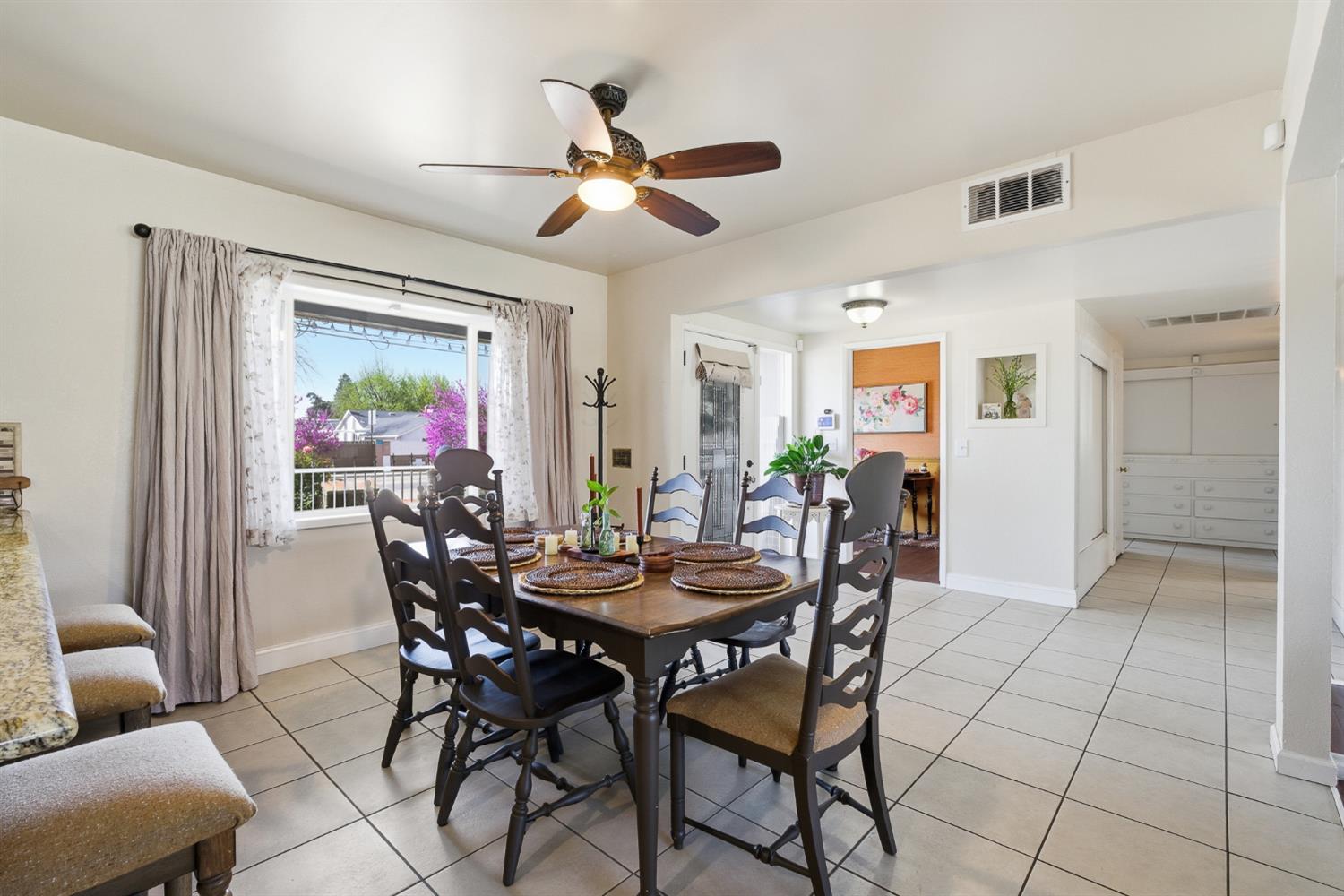 574 N Frankwood Ave, Reedley, CA 93654