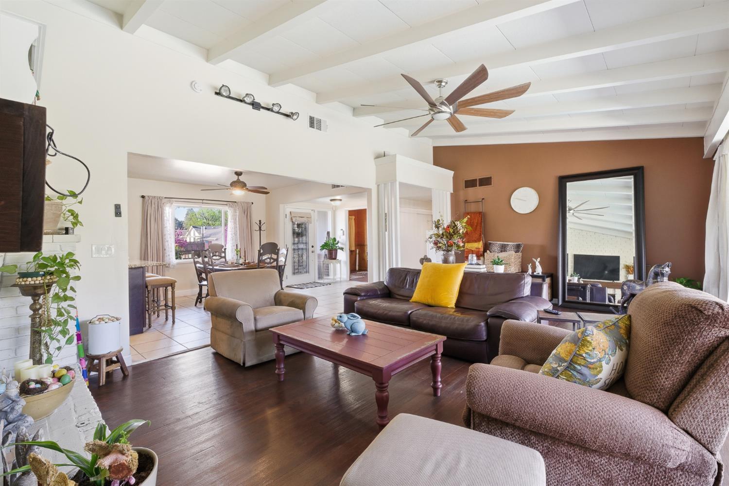 574 N Frankwood Ave, Reedley, CA 93654