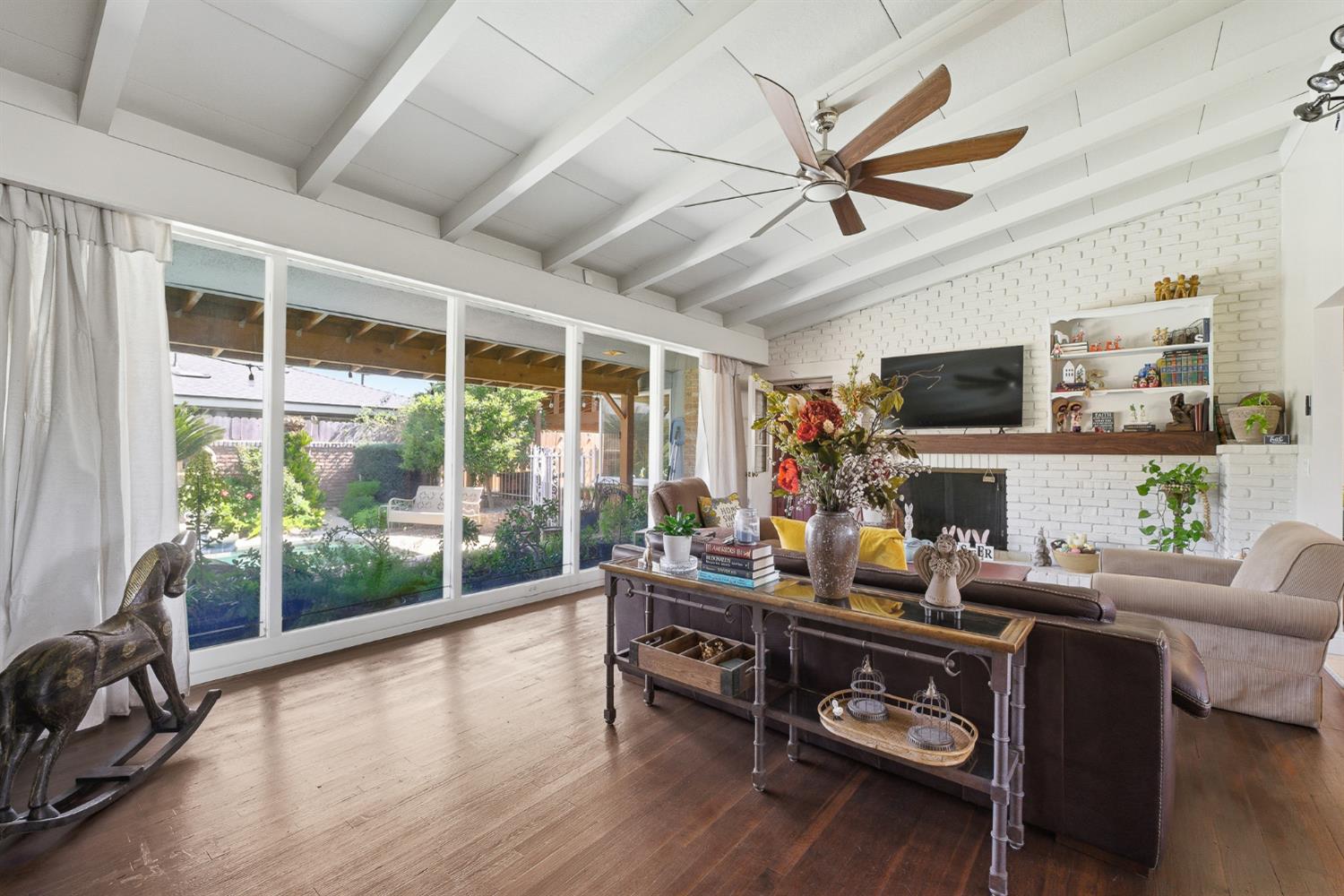 574 N Frankwood Ave, Reedley, CA 93654