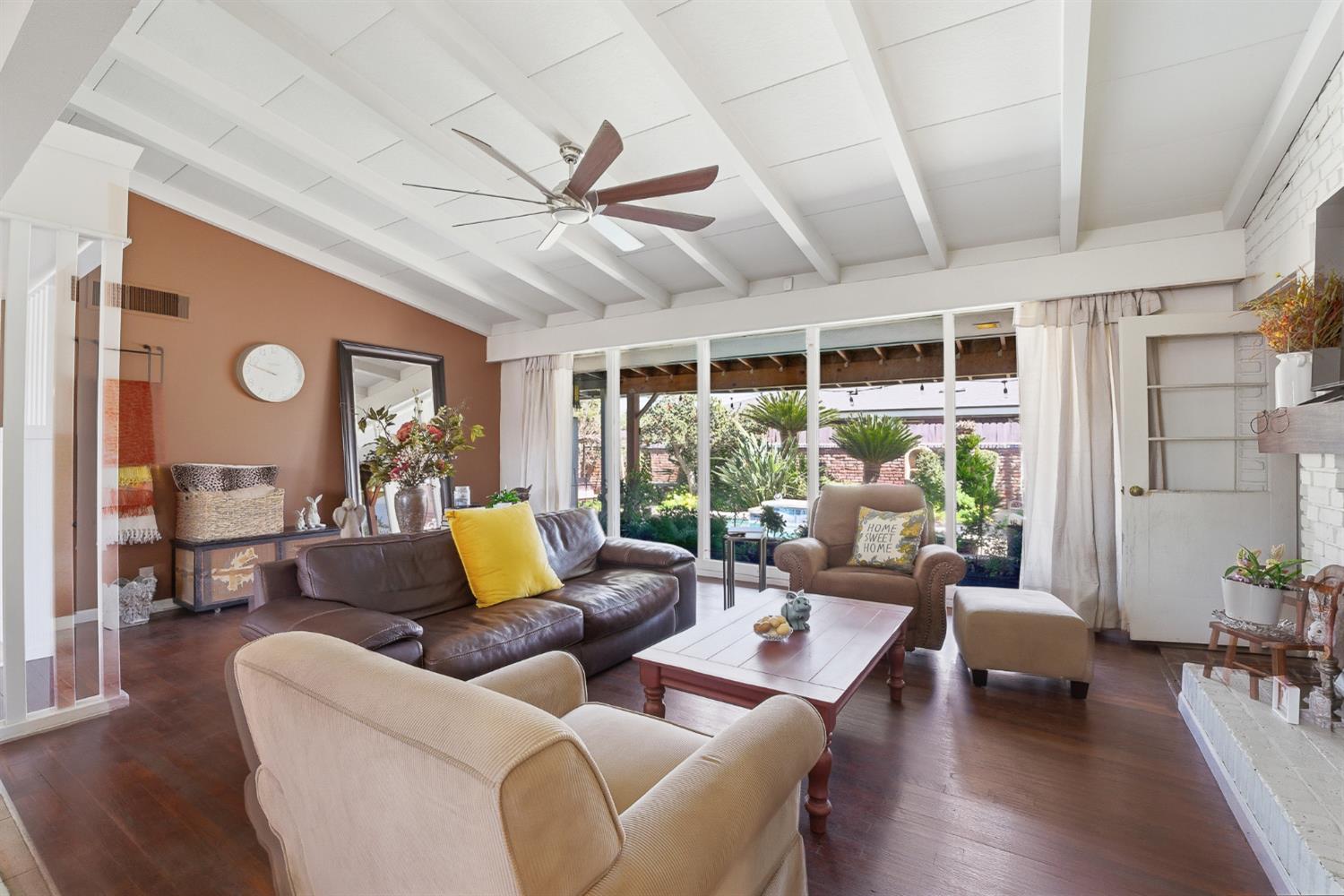 574 N Frankwood Ave, Reedley, CA 93654