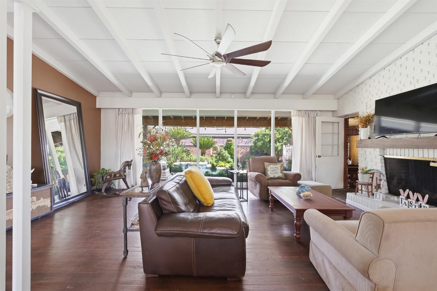 574 N Frankwood Ave, Reedley, CA 93654