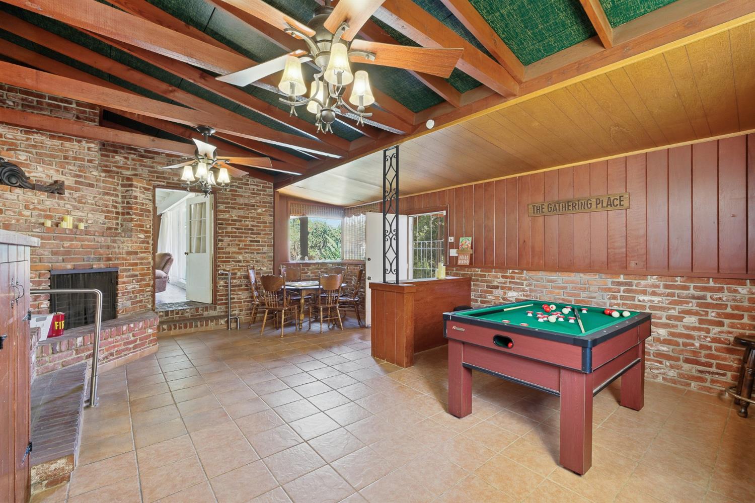 574 N Frankwood Ave, Reedley, CA 93654