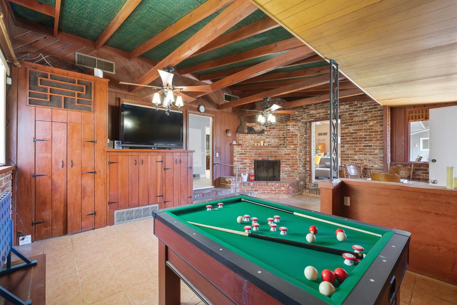 574 N Frankwood Ave, Reedley, CA 93654