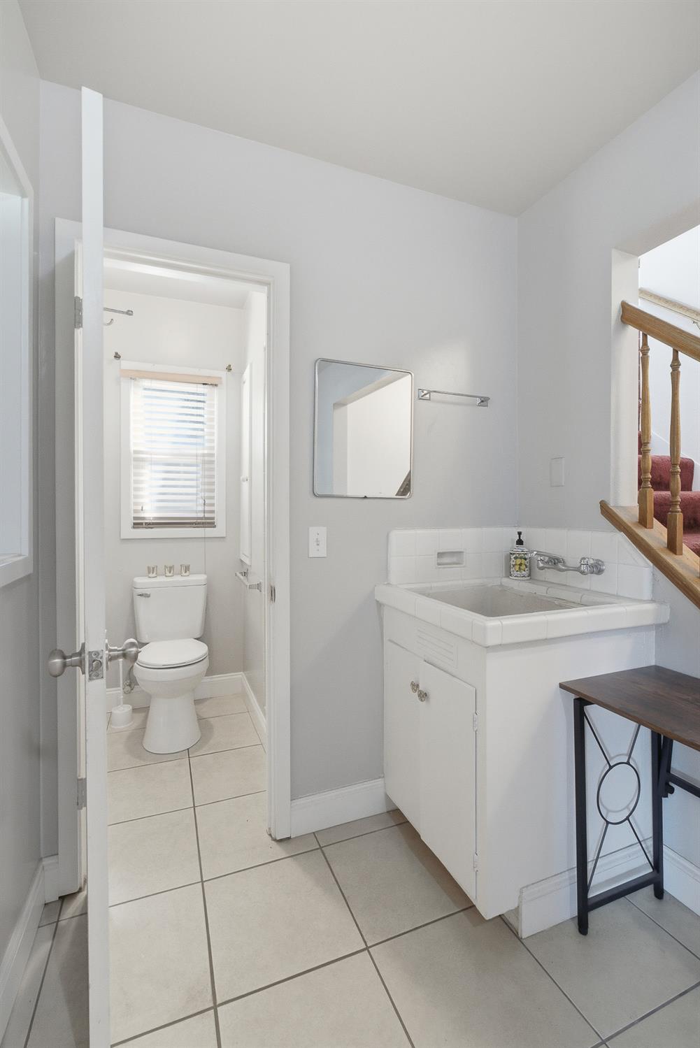 574 N Frankwood Ave, Reedley, CA 93654