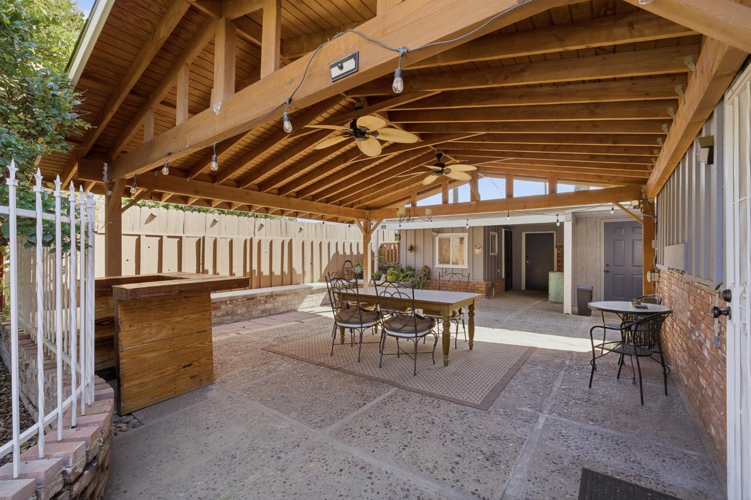 574 N Frankwood Ave, Reedley, CA 93654