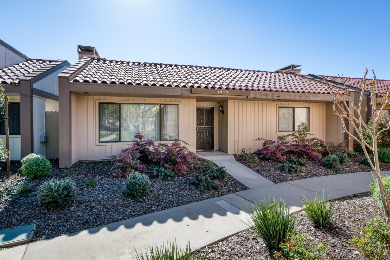 1817 W Santa Ana Ave, Fresno, CA 93705