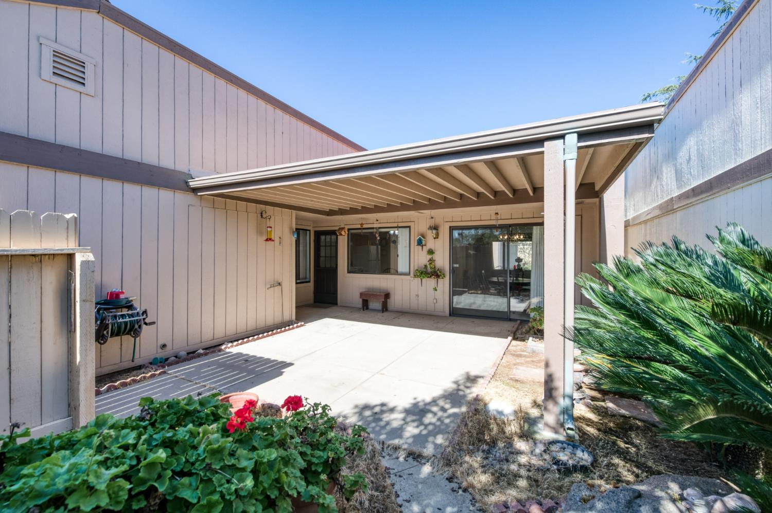 1817 W Santa Ana Ave, Fresno, CA 93705