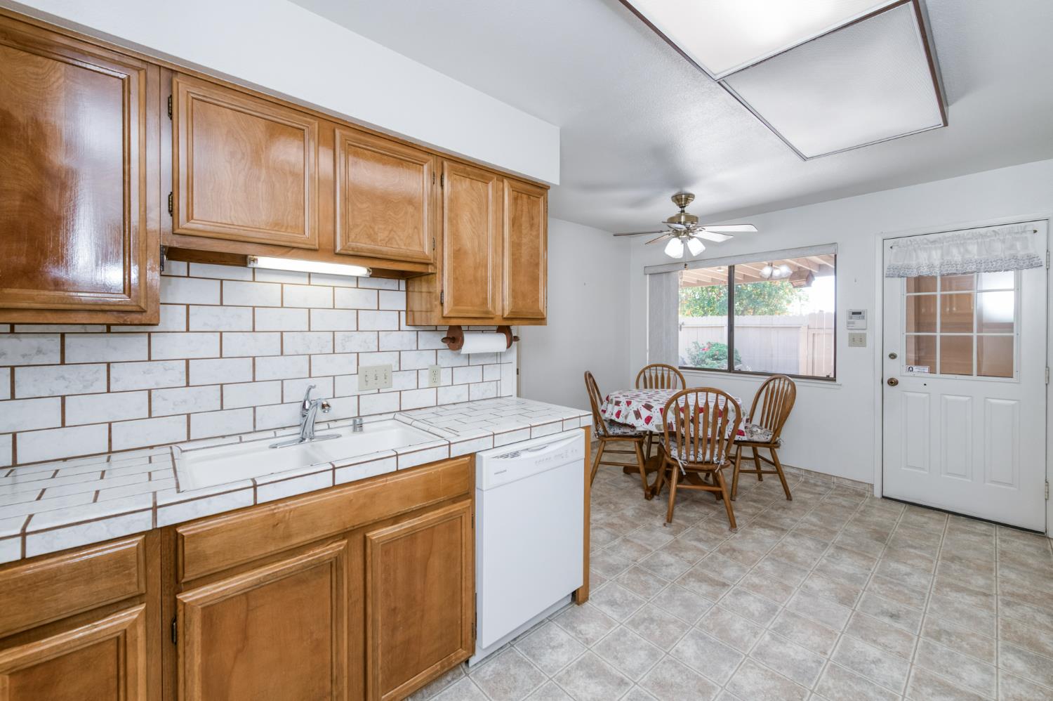 1817 W Santa Ana Ave, Fresno, CA 93705