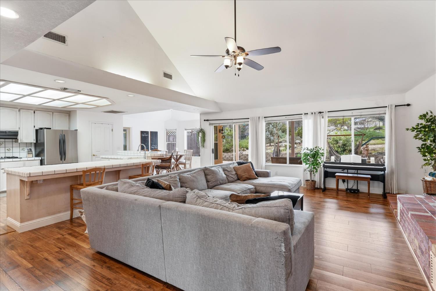 40484 Goldside Dr, Oakhurst, CA 93644