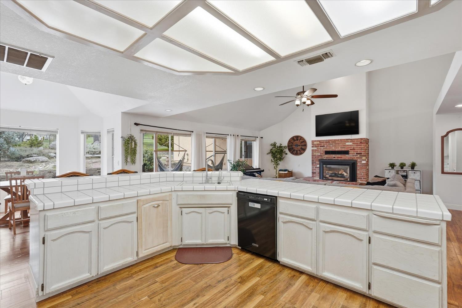 40484 Goldside Dr, Oakhurst, CA 93644