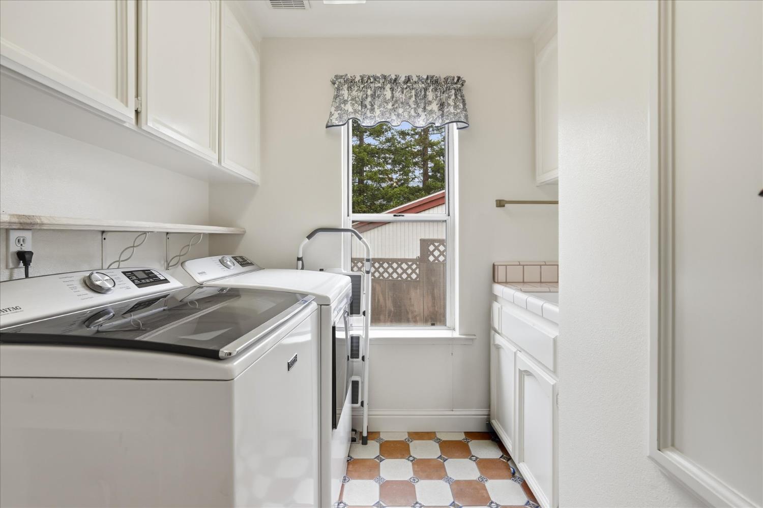 40484 Goldside Dr, Oakhurst, CA 93644