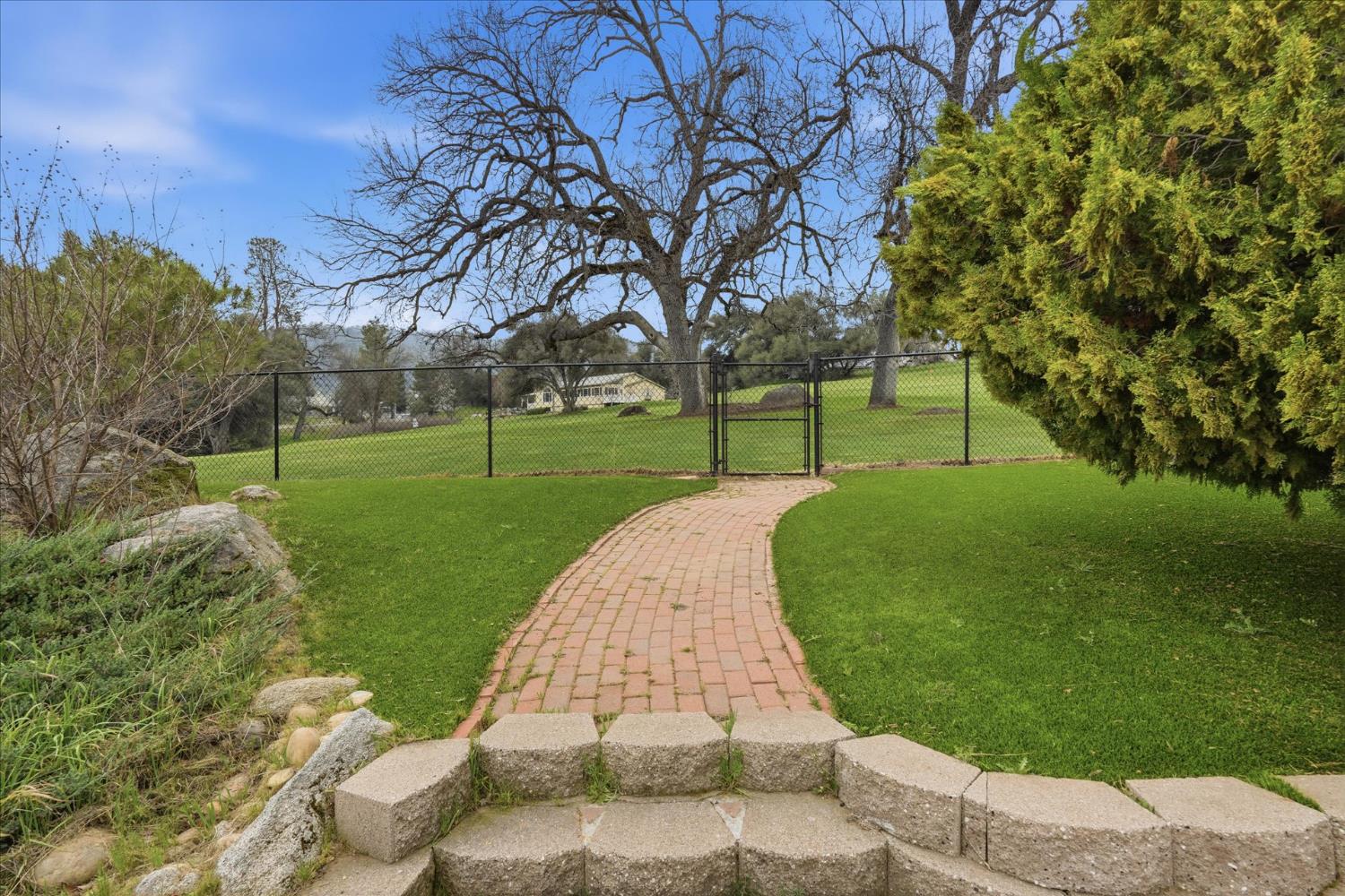 40484 Goldside Dr, Oakhurst, CA 93644