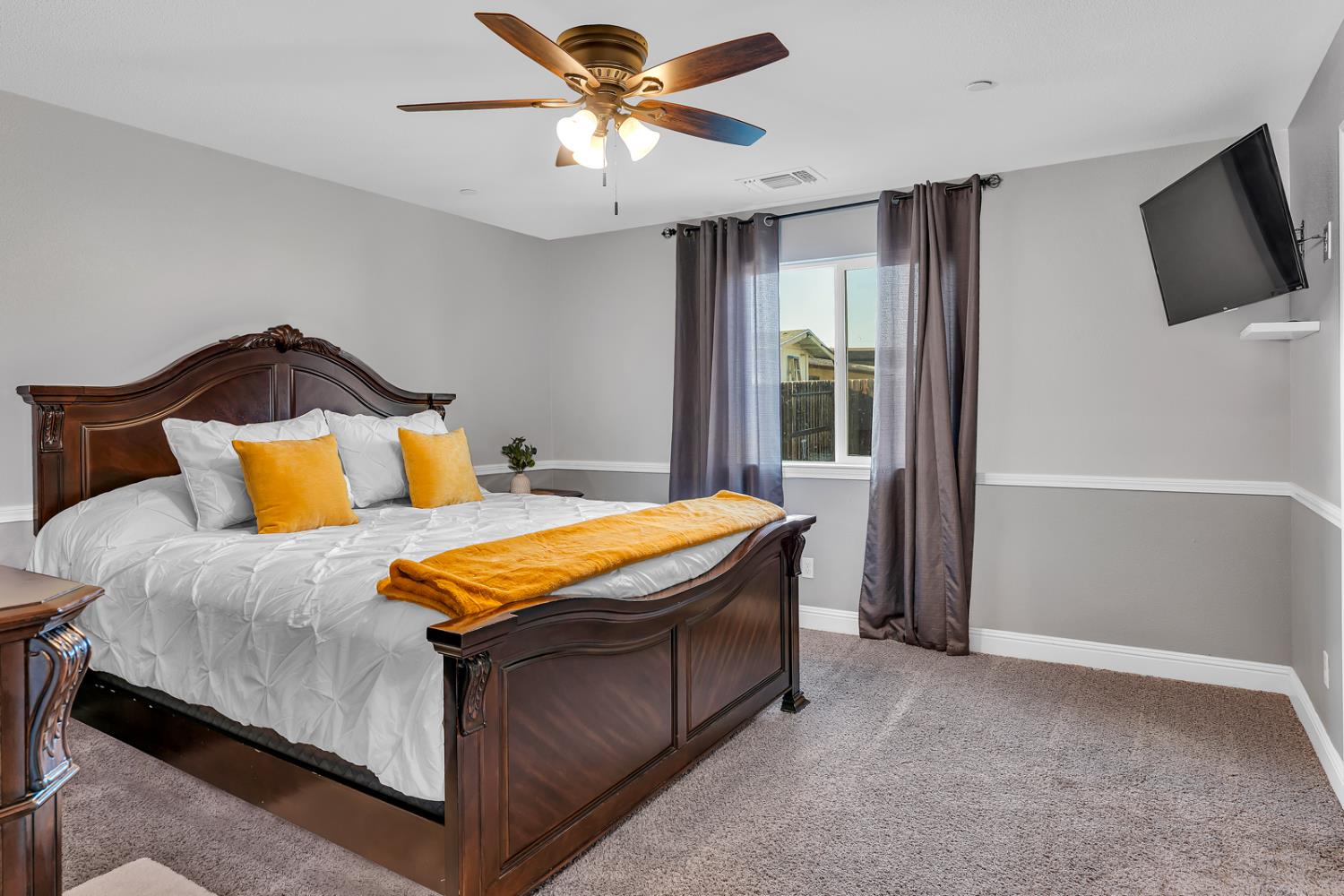 5447 Burns Avenue, Fresno, CA 93727