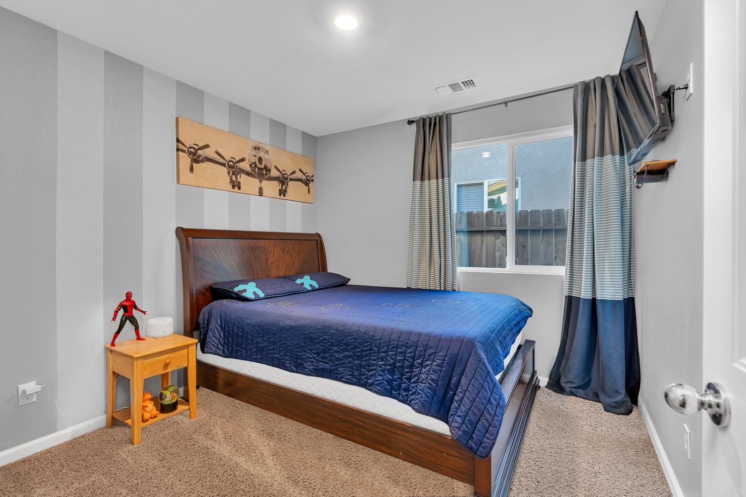 5447 Burns Avenue, Fresno, CA 93727