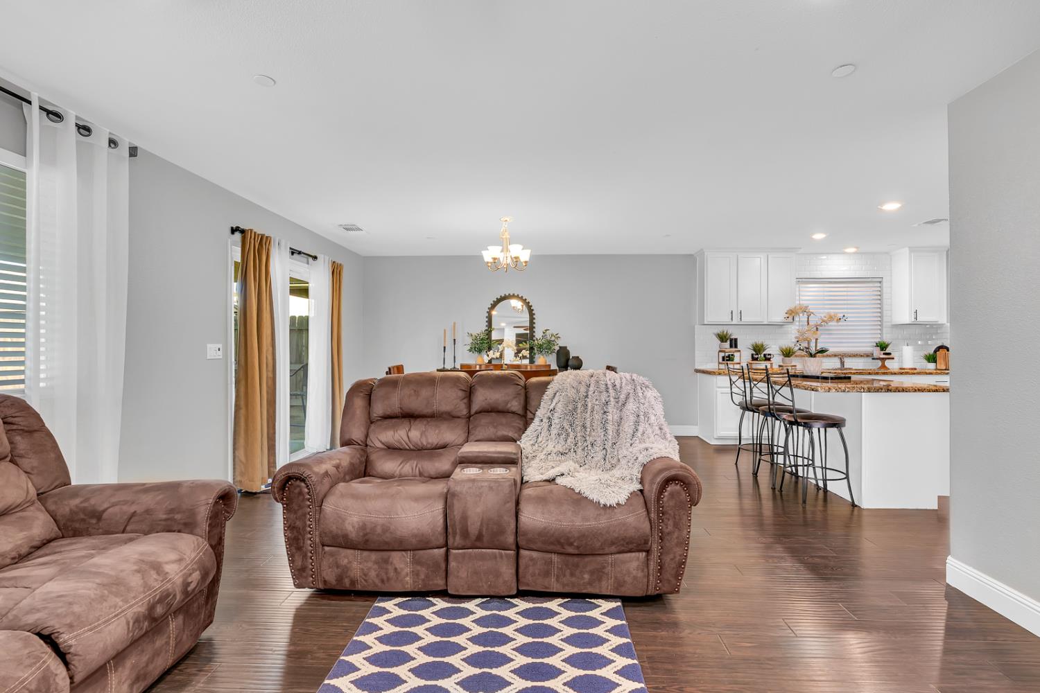 5447 Burns Avenue, Fresno, CA 93727