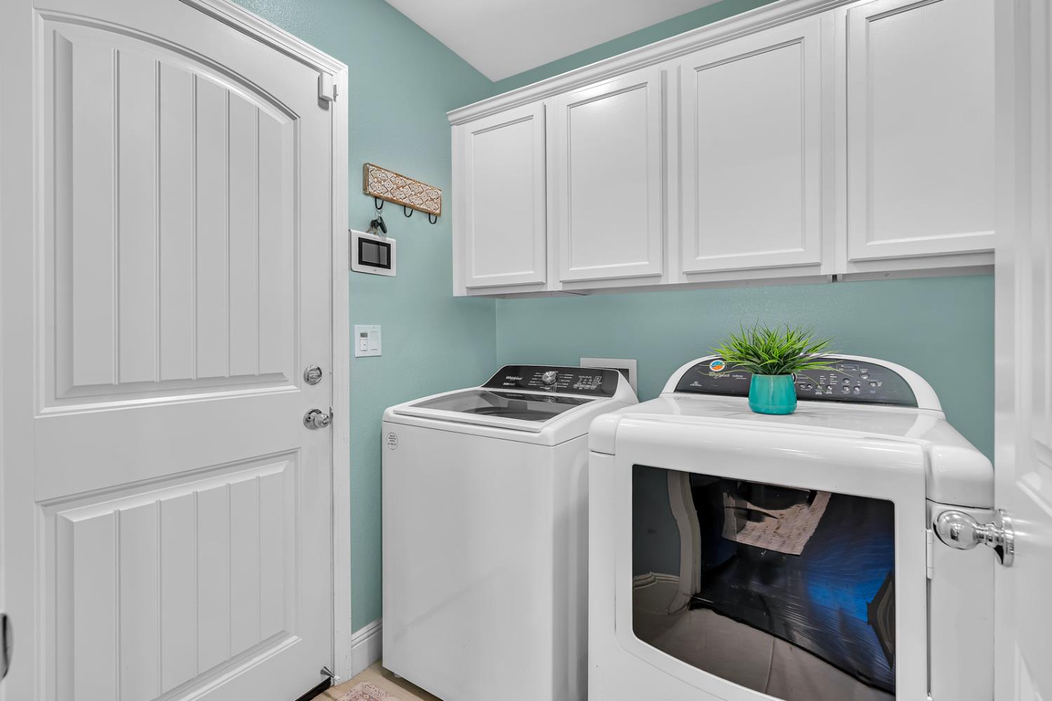 5447 Burns Avenue, Fresno, CA 93727