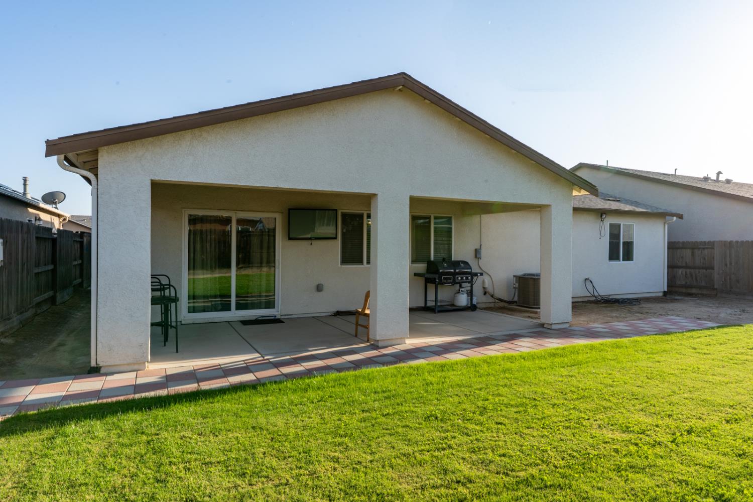 5447 Burns Avenue, Fresno, CA 93727