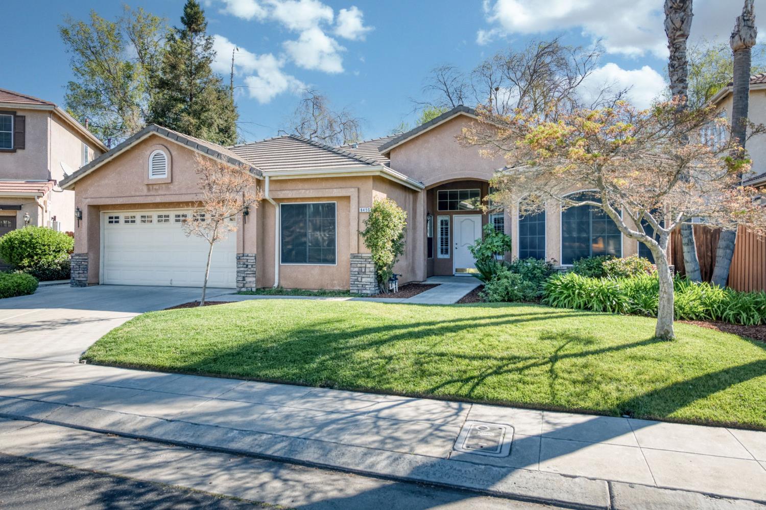8450 N Saffron Ct, Fresno, CA 93720