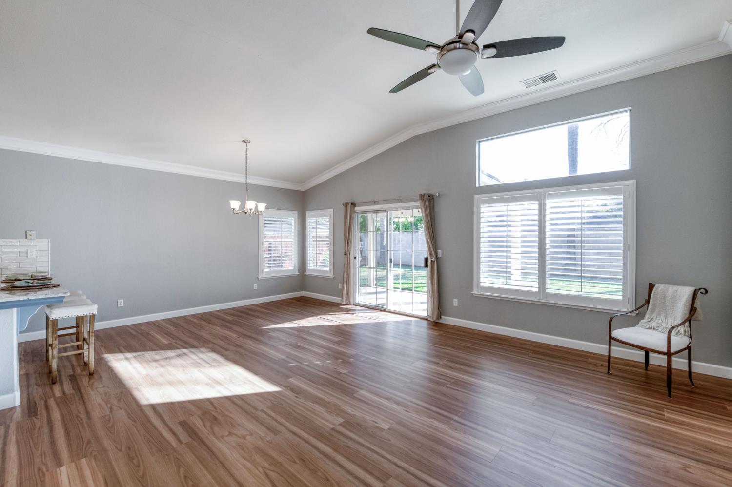 8450 N Saffron Ct, Fresno, CA 93720