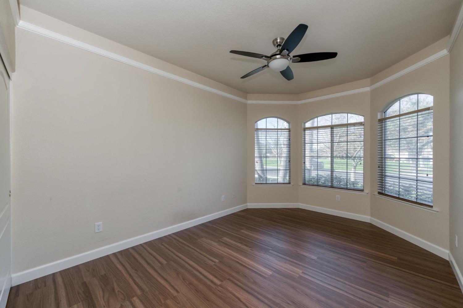 8450 N Saffron Ct, Fresno, CA 93720