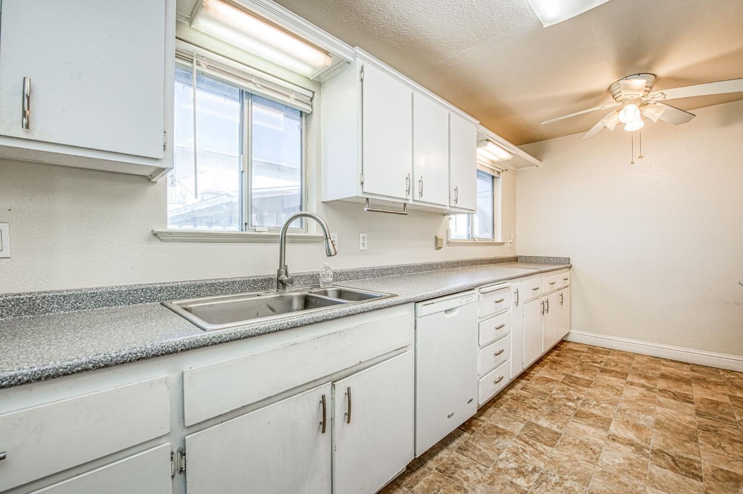 51 San Jose Ave, Clovis, CA 93612