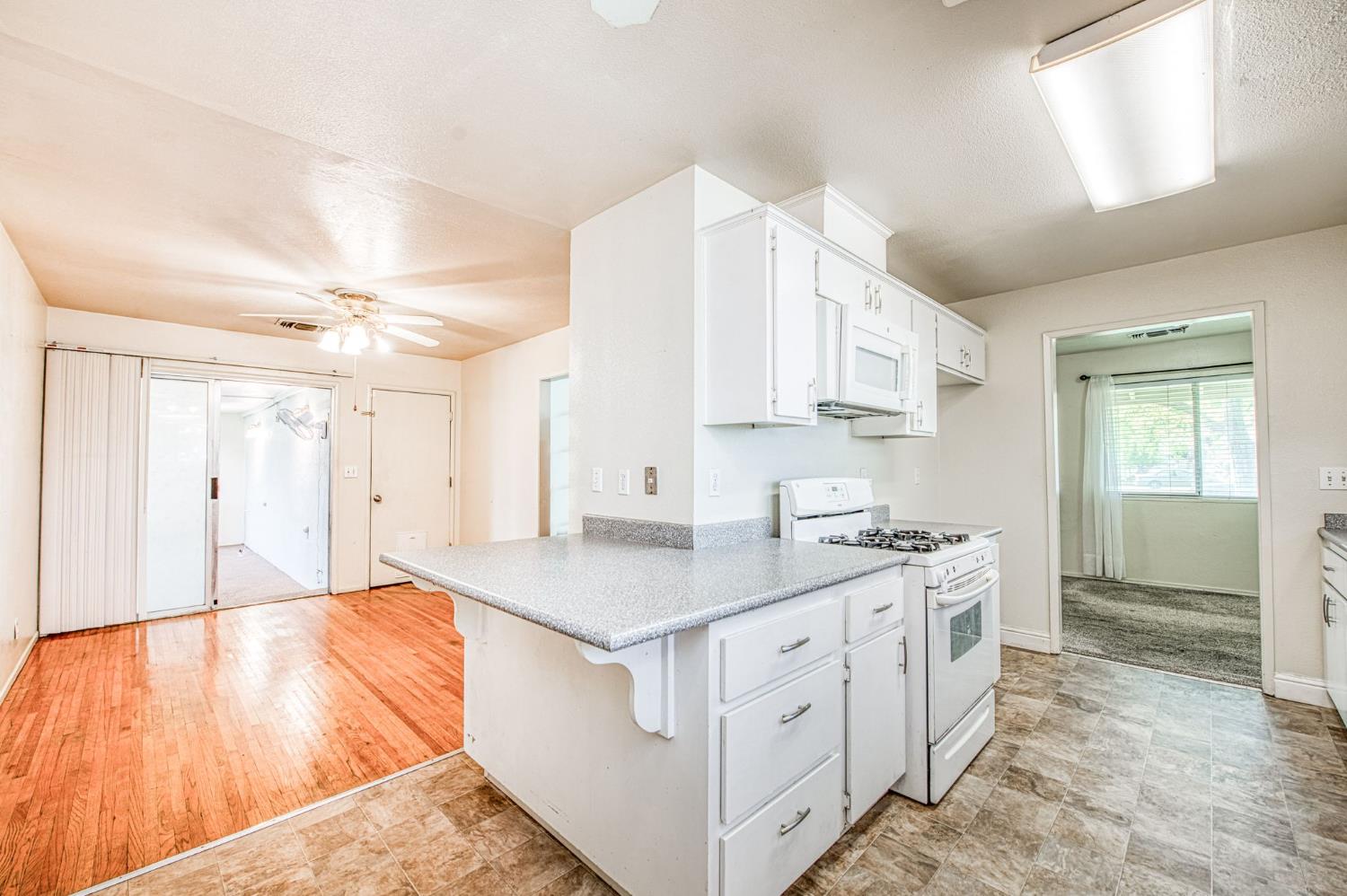 51 San Jose Ave, Clovis, CA 93612