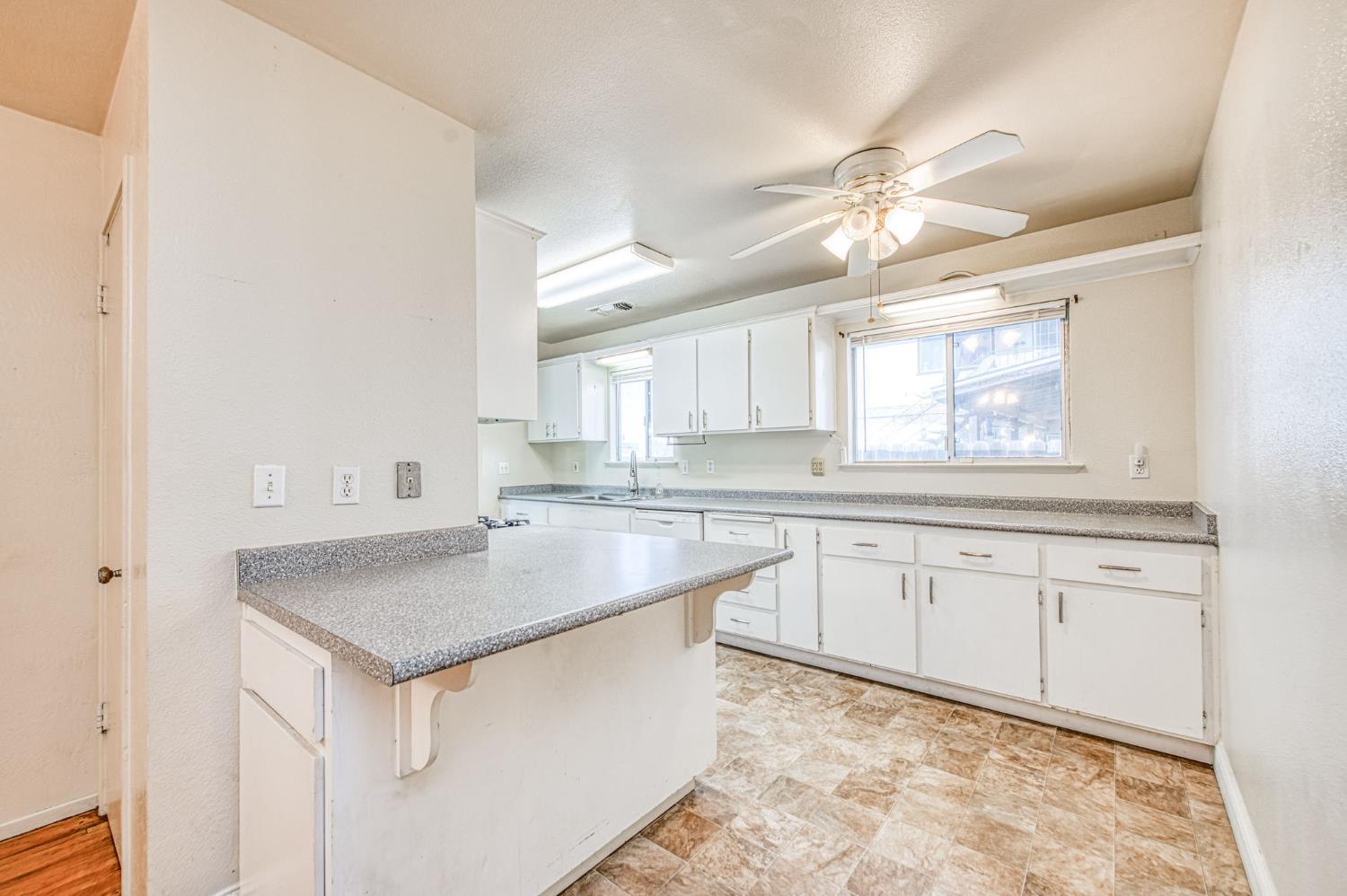 51 San Jose Ave, Clovis, CA 93612