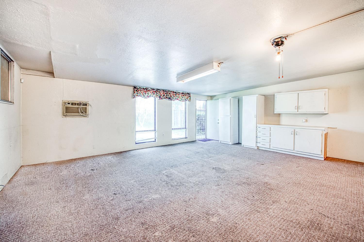 51 San Jose Ave, Clovis, CA 93612