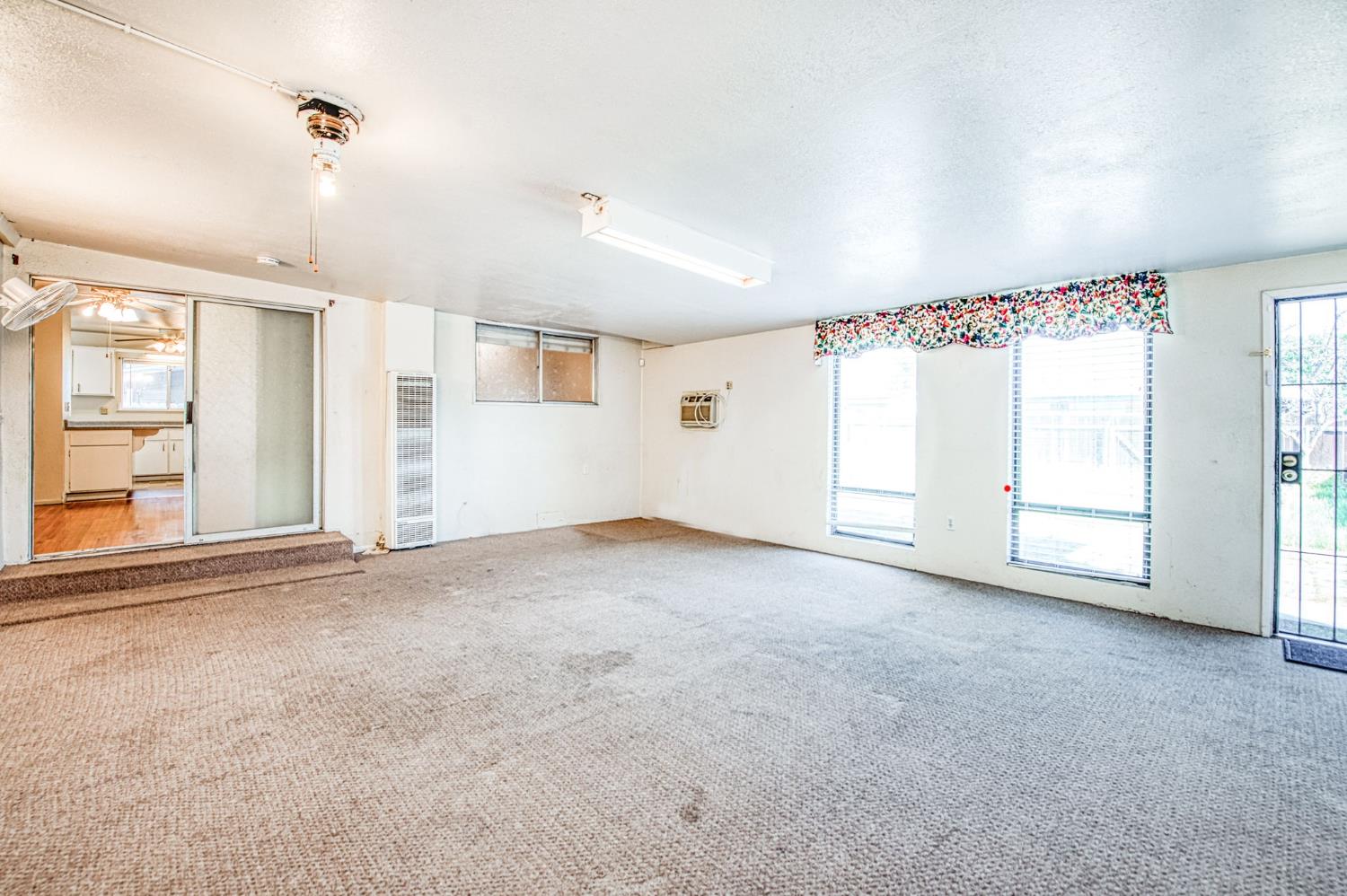 51 San Jose Ave, Clovis, CA 93612