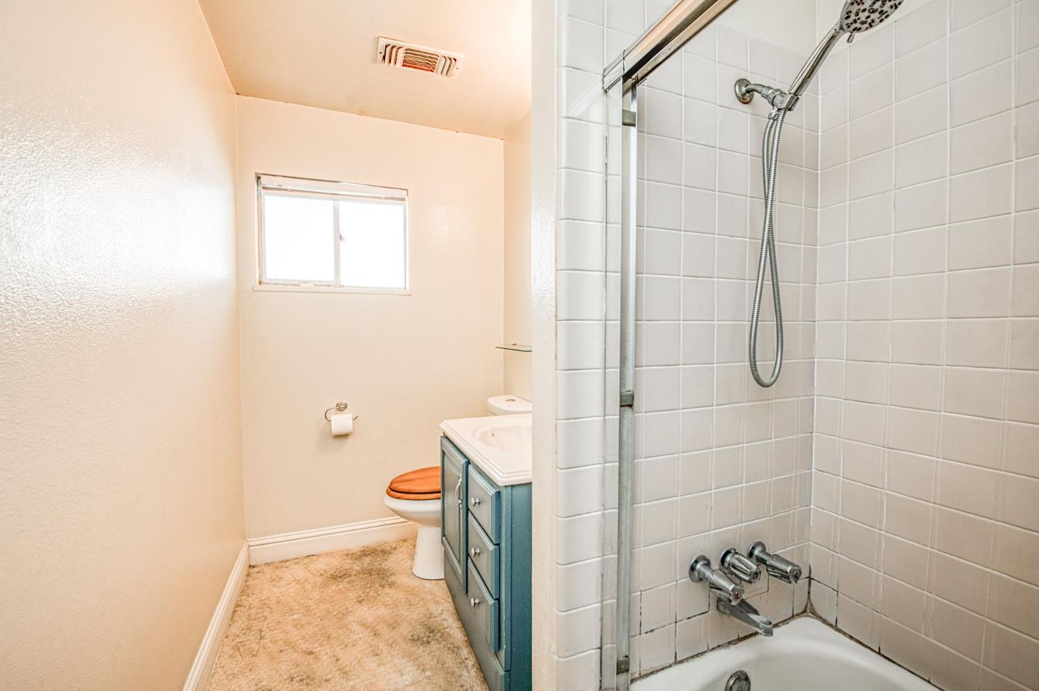 51 San Jose Ave, Clovis, CA 93612