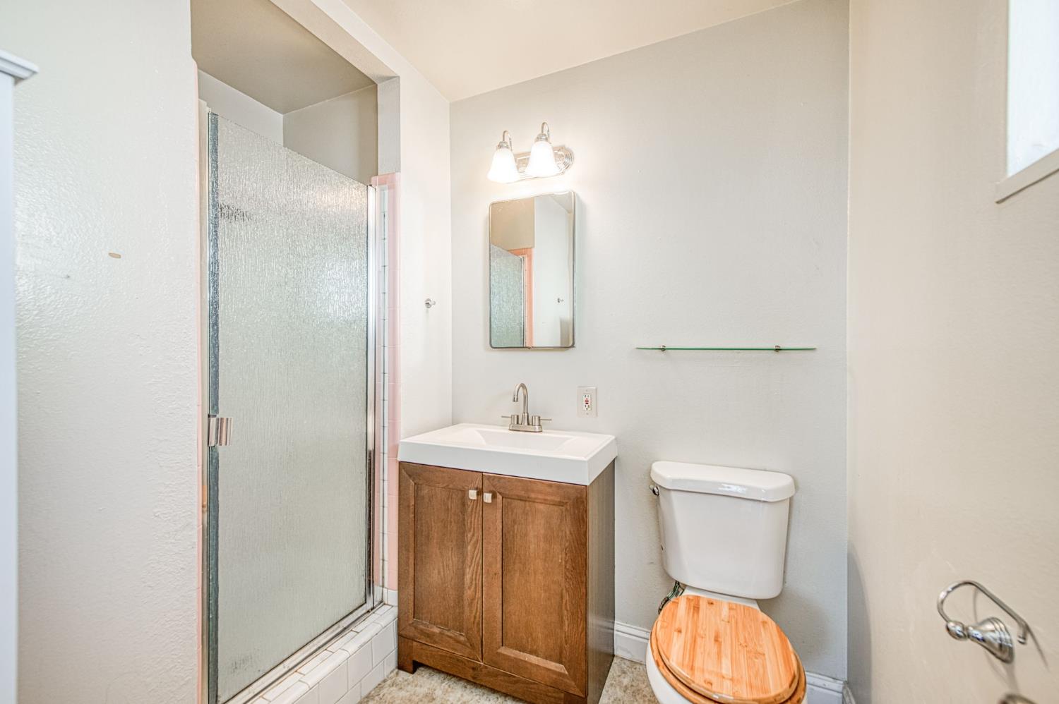 51 San Jose Ave, Clovis, CA 93612