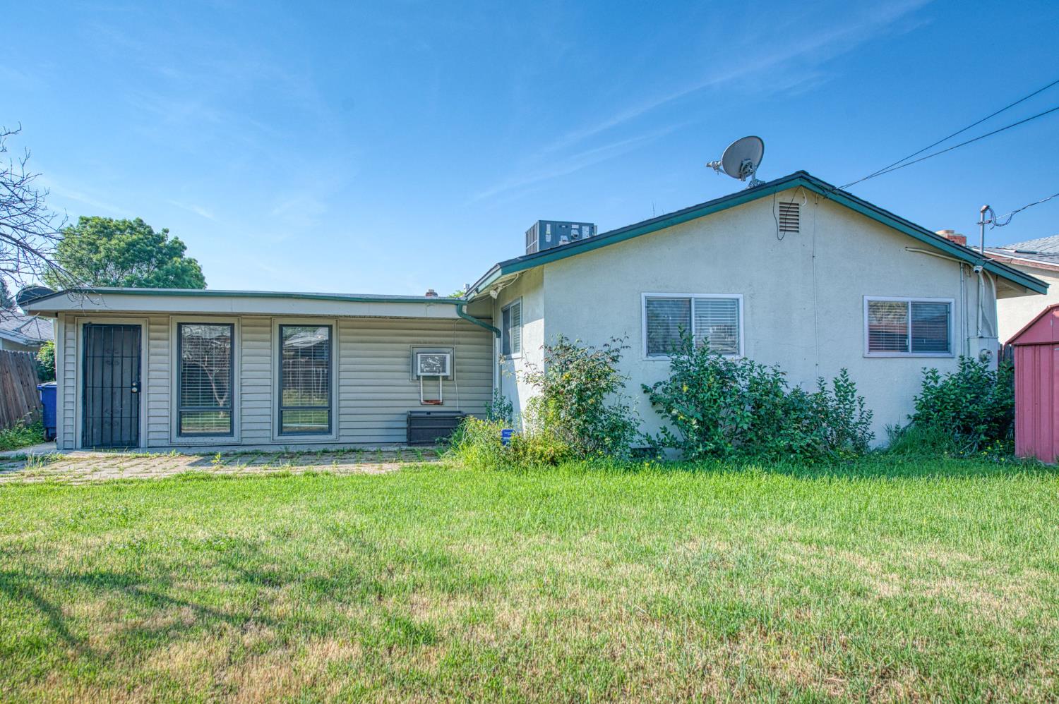 51 San Jose Ave, Clovis, CA 93612