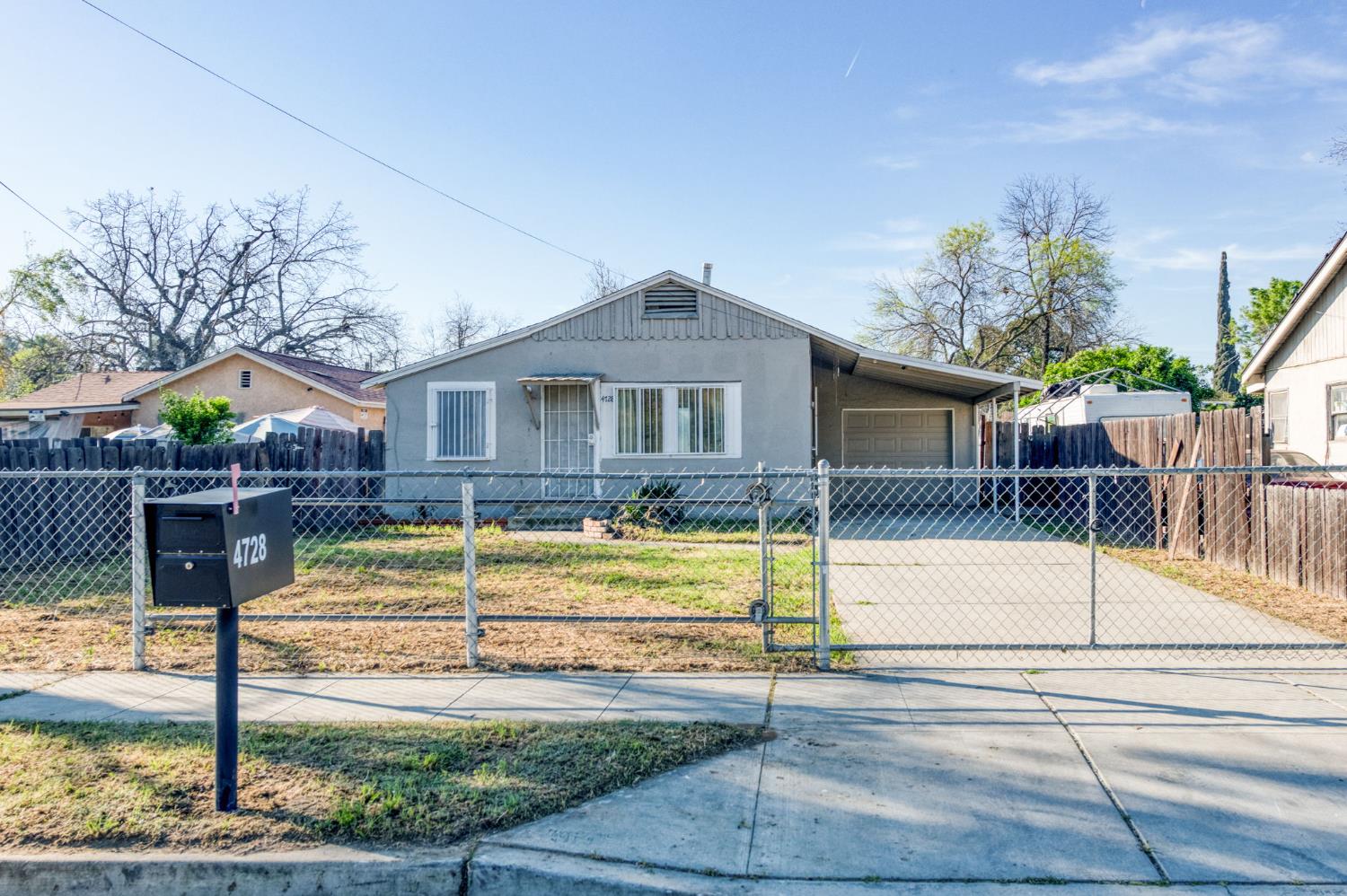 4728 E Harvey Ave, Fresno, CA 93702
