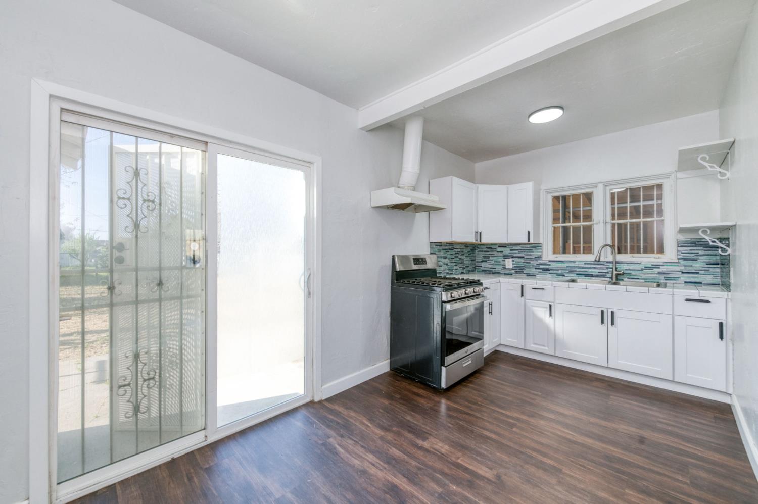 4728 E Harvey Ave, Fresno, CA 93702